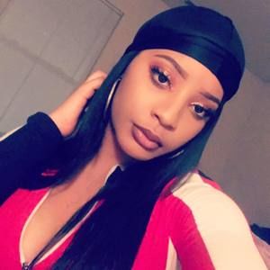 Meet your Posher, Ayanna